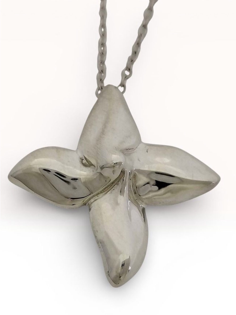 Tiffany & Co. Sterling Silver Pointsettia Flower Pendant Necklace 16”